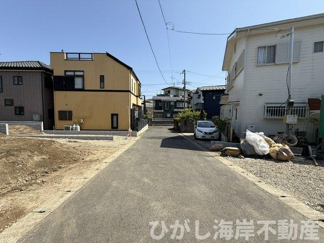 大磯町国府本郷　新築戸建の前面道路含む現地写真|5月18日撮影　建築中　現地外観