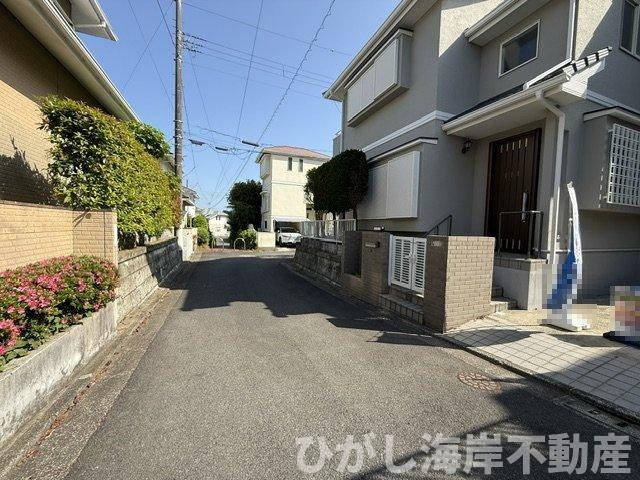 大磯町石神台３丁目　中古戸建の前面道路含む現地写真|現地外観