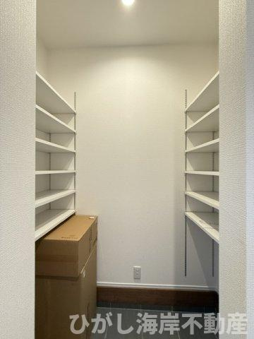 茅ヶ崎市芹沢　新築戸建の設備|シューズインクローク