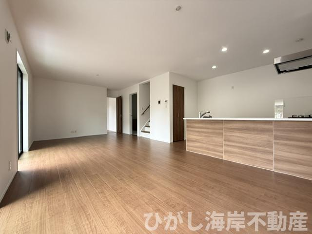茅ヶ崎市芹沢　新築戸建の居間・リビング|20.3帖　LDK