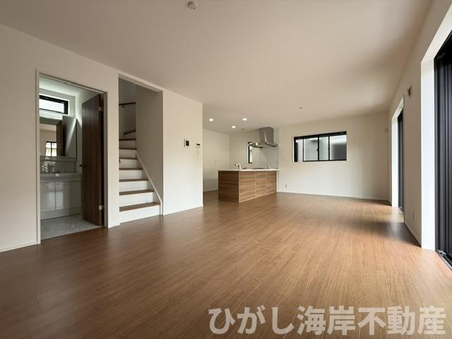 茅ヶ崎市芹沢　新築戸建のダイニング|20.3帖　LDK