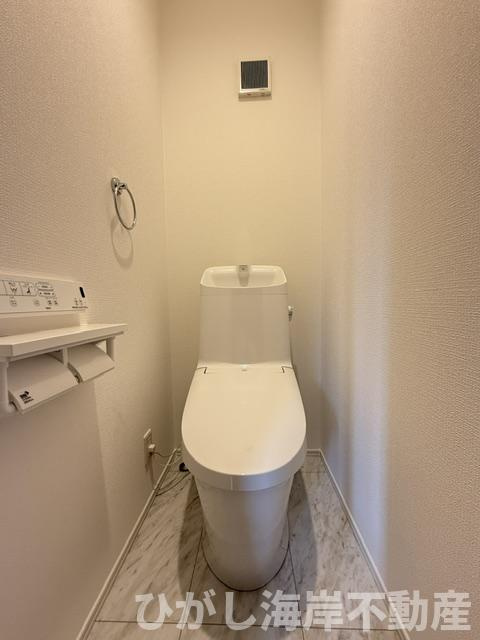茅ヶ崎市芹沢　新築戸建のトイレ|洗浄機能付きお手洗い