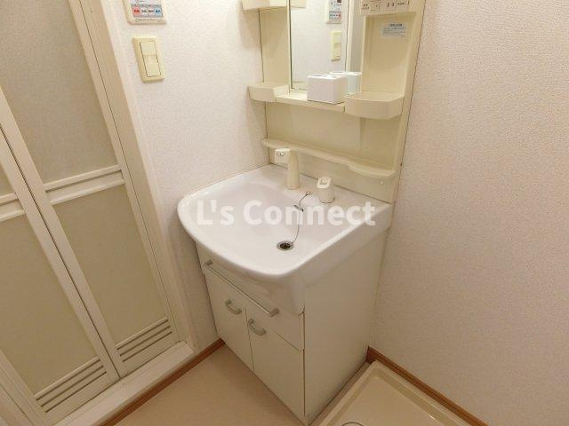 【洗面所】 | プレッサ泉中央 | 朝の支度もスムーズな独立洗面台。