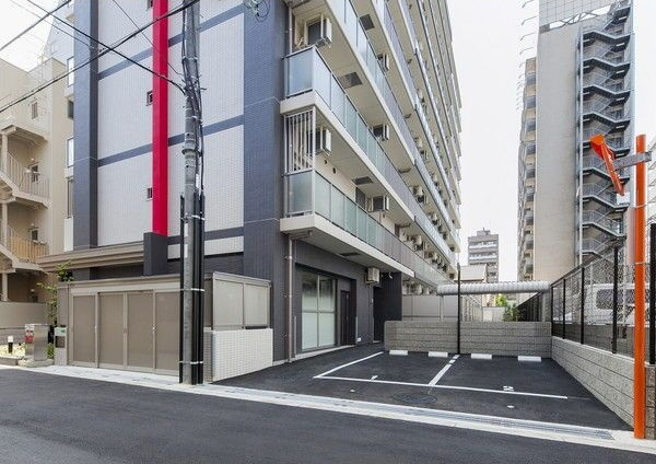 エステムコート難波ＷＥＳＴＳＩＤＥIIベイフレックスの駐車場