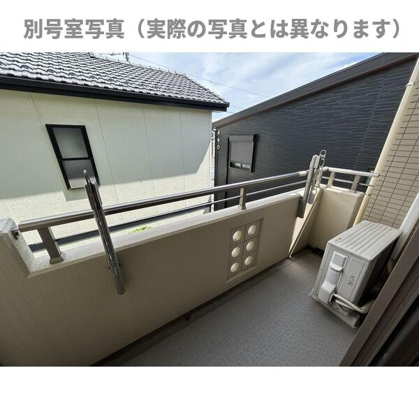 アザリア鳥居松のバルコニー