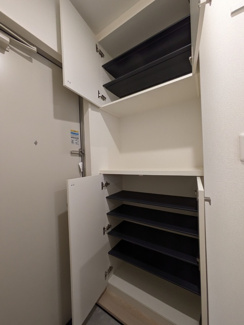 玄関の下駄箱収納