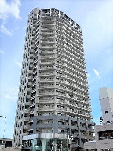 ライオンズタワー札幌山鼻の外観