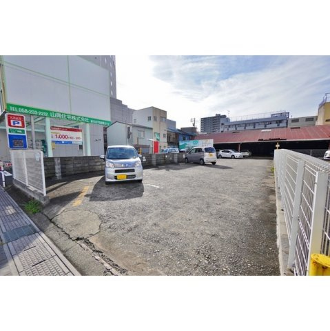 問屋町パーキングの駐車場|C列