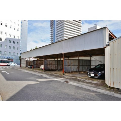 問屋町パーキングの駐車場|E列