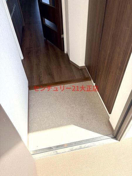 弁天町プライマリーワンの玄関