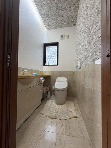 小郡市美鈴が丘4丁目　中古戸建のトイレ|清潔感のあるトイレです