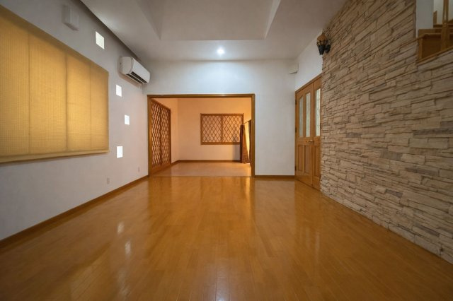 小郡市美鈴が丘4丁目　中古戸建の居間・リビング