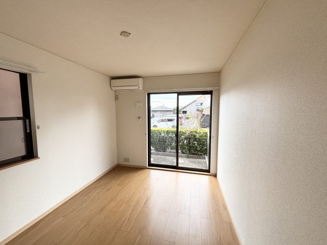 カロスアンセ弐番館の洋室