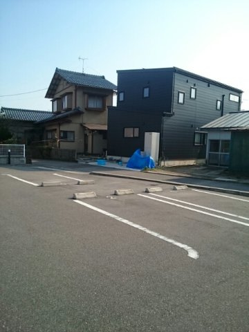 シャロンの駐車場
