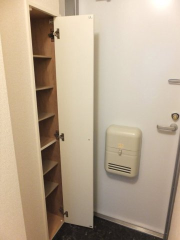 レオパレススターの玄関