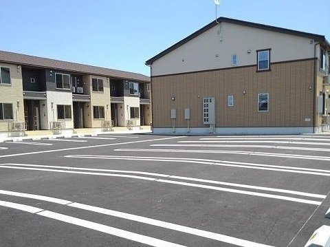 サンティール－ＮＡＮの駐車場