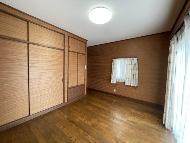 長崎市鳴見台1丁目戸建の洋室|2階洋室