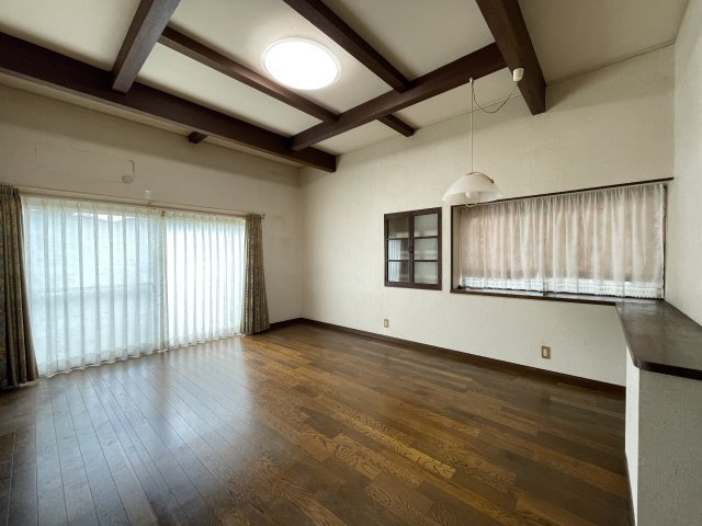 長崎市鳴見台1丁目戸建の居間・リビング