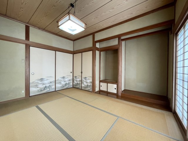 長崎市鳴見台1丁目戸建の和室|1階和室