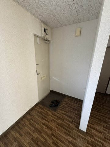 悠遊館の玄関|原状回復工事前の写真