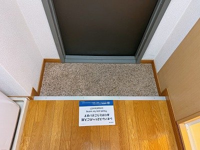 レオパレスドミールの玄関