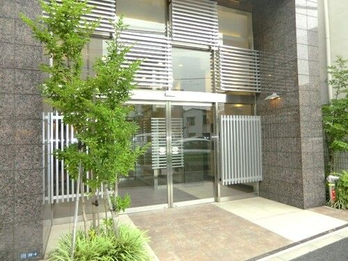 ライオンズクオーレ東京三ノ輪シティゲートのエントランス