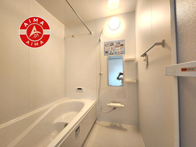 春日市一の谷1丁目第1-3棟（1号棟）の浴室|1日の疲れを癒してくれる広々バスルーム。雨の日のお洗濯にも大活躍な浴室乾燥機付です！