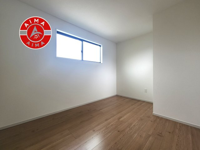 春日市一の谷1丁目第1-3棟（1号棟）の子供部屋|穏やかな光が差し込む室内には、穏やかな時間が流れます。