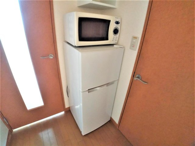 レオパレスブルーメン東川口のその他|レンジと冷蔵庫