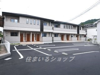 リバー　サイド　ストーリーＡの駐車場
