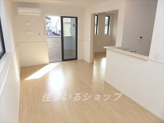 リバー　サイド　ストーリーＡの居間・リビング