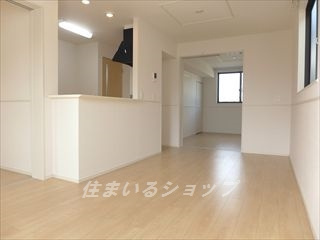 リバー　サイド　ストーリーＡの居間・リビング