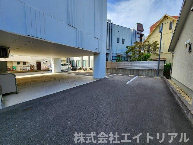 CHOSHUN TOWERの駐車場