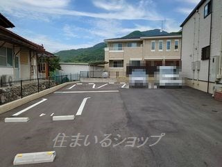 ネオヴィータⅢの駐車場