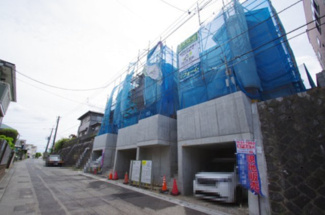 【前面道路含む現地写真】 | 【仲介手数料無料！！】川崎市麻生区高石6丁目　新築戸建て（全4棟）3号棟　5180万円
