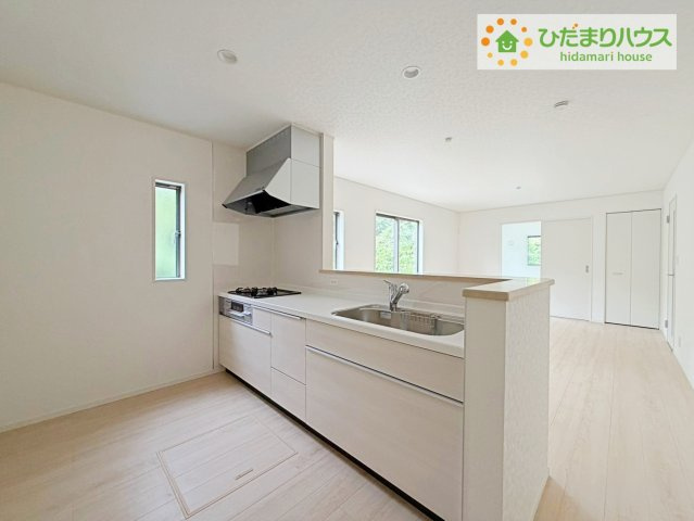 常陸太田市増井町第1　新築戸建　1号棟のキッチン|3口コンロでお料理する時間も短くなりそうですね(*‘∀‘)