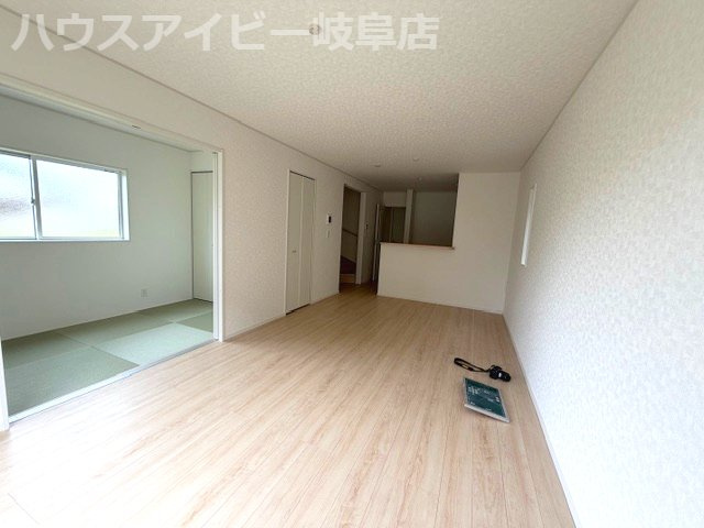 【居間・リビング】の画像