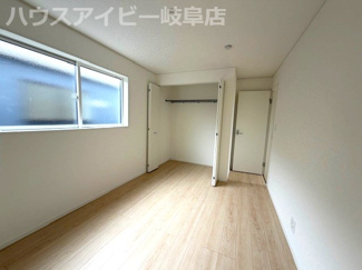 【洋室】 | 羽島市小熊町新築建売全2棟！小熊小学校徒歩15分！お車並列2台可能！住宅ローンの月々のご返済6万円台 | 羽島市小熊町新築建売全2棟！小熊小学校徒歩15分！お車並列2台可能！住宅ローンの月々のご返済6万円台