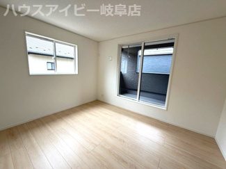 【洋室】 | 羽島市小熊町新築建売全2棟！小熊小学校徒歩15分！お車並列2台可能！住宅ローンの月々のご返済6万円台 | 羽島市小熊町新築建売全2棟！小熊小学校徒歩15分！お車並列2台可能！住宅ローンの月々のご返済6万円台