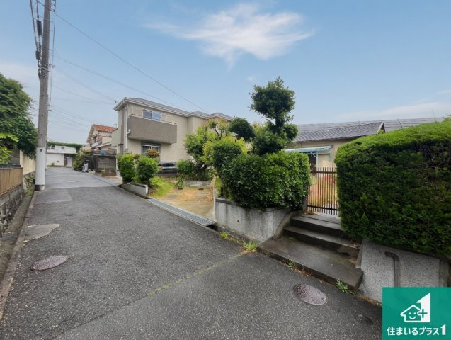 神戸市垂水区上高丸　新築一戸建ての前面道路含む現地写真|周辺は落ち着いた街並みの住宅地！子育てがしやすい住環境です！まだ未完成ですが、現地でしかわからない事もございます。是非一度ご覧ください。