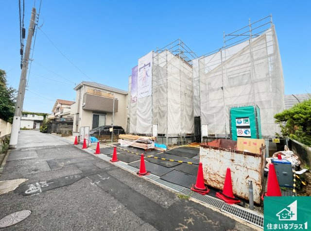 神戸市垂水区上高丸　新築一戸建ての前面道路含む現地写真|周辺は落ち着いた街並みの住宅地！子育てがしやすい住環境です！まだ未完成ですが、現地でしかわからない事もございます。是非一度ご覧ください。