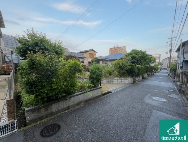 神戸市垂水区上高丸　新築一戸建ての前面道路含む現地写真|周辺は落ち着いた街並みの住宅地！子育てがしやすい住環境です！まだ未完成ですが、現地でしかわからない事もございます。是非一度ご覧ください。