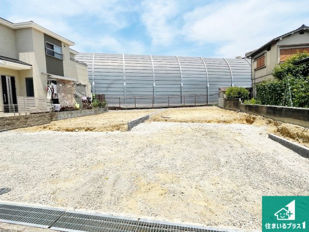 神戸市垂水区上高丸　新築一戸建ての外観|周辺は落ち着いた街並みの住宅地！子育てがしやすい住環境です！まだ未完成ですが、現地でしかわからない事もございます。是非一度ご覧ください。