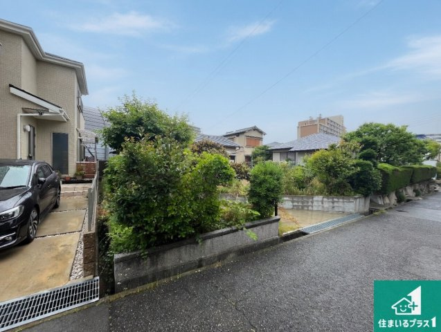 神戸市垂水区上高丸　新築一戸建ての外観|周辺は落ち着いた街並みの住宅地！子育てがしやすい住環境です！まだ未完成ですが、現地でしかわからない事もございます。是非一度ご覧ください。