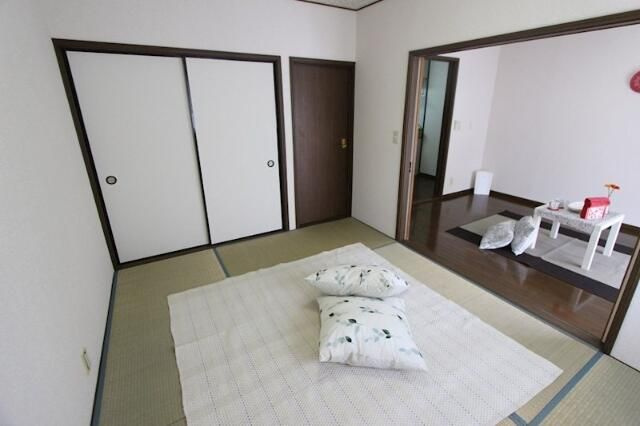 横浜市瀬谷区阿久和南２丁目のアパートの寝室