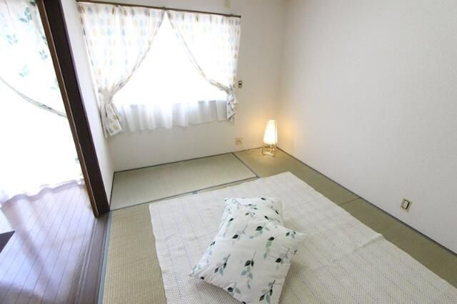 横浜市瀬谷区阿久和南２丁目のアパートの寝室