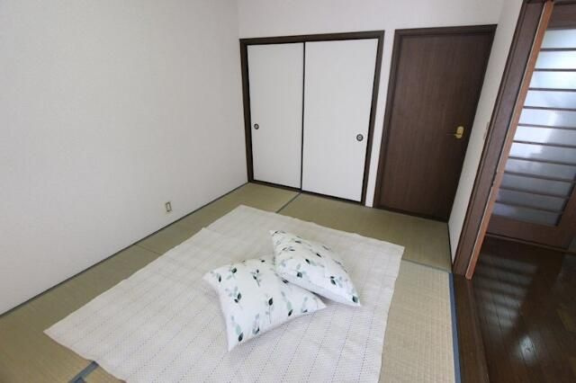 横浜市瀬谷区阿久和南２丁目のアパートの収納
