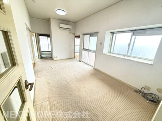 【居間・リビング】 | セントラル武庫之荘 | LDK10.1帖です♪出窓も有り明るく開放的なリビングです！！ぜひ現地をご確認ください！！お気軽にネクストホープ不動産までお問い合わせを！！