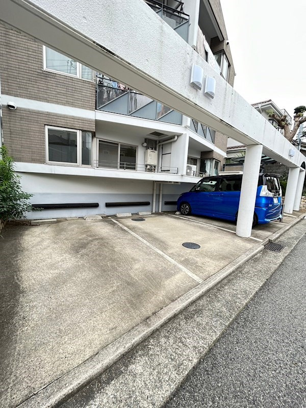 御影大蔵マンションの駐車場