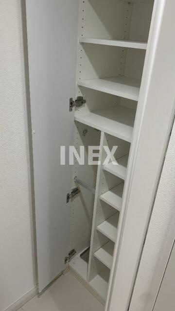 横浜市中区三吉町の賃貸マンションの収納